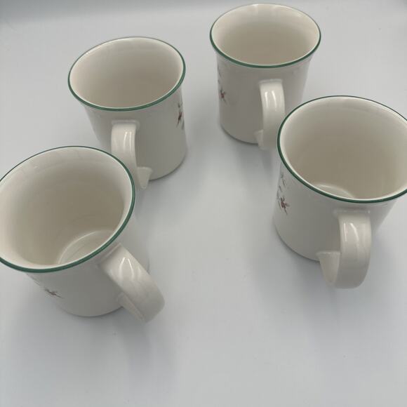 Pfaltzgraff Winterberry Coffee Mugs Cups set of 4 Christmas Holiday Stoneware - Picture 8 of 8